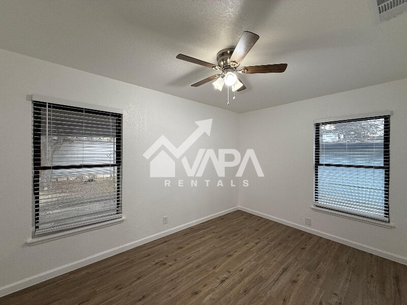 Building Photo - 943 Weizmann St