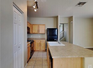 Building Photo - 291 N Linden Ave