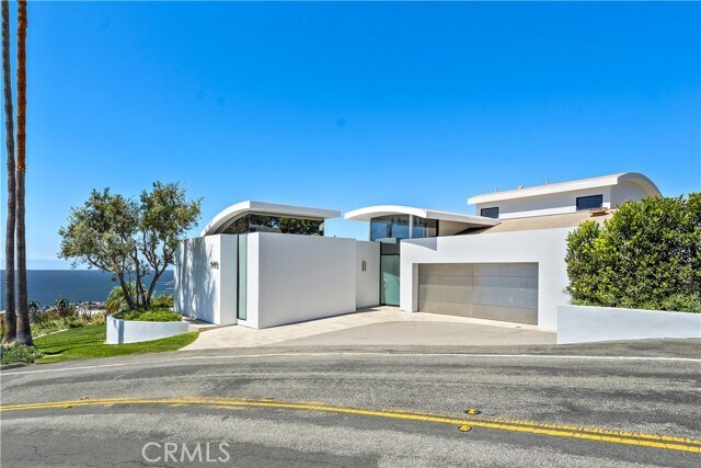 Building Photo - 940 Summit Dr
