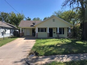 Building Photo - 4518 Hamilton Ave