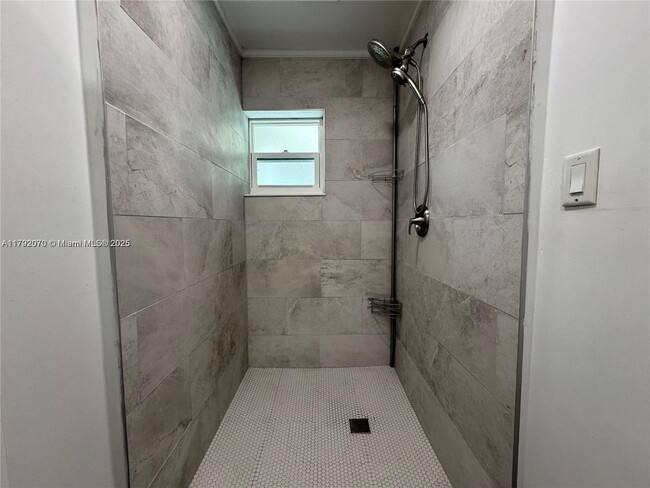 Building Photo - 2631 NW 94th Ave