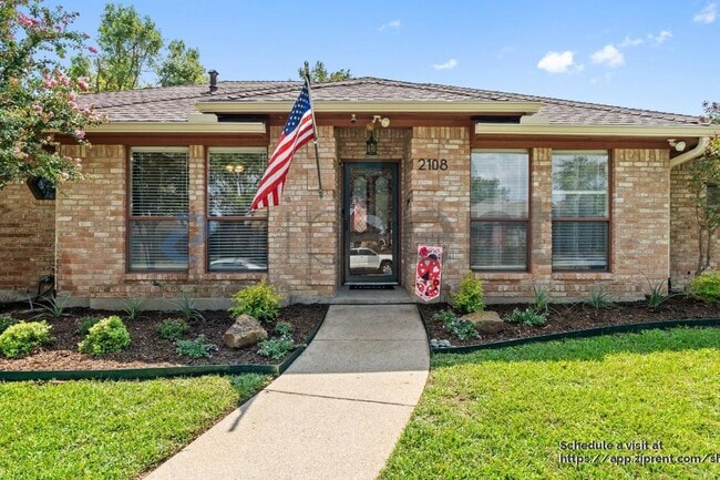 Building Photo - 2108 Winona Dr