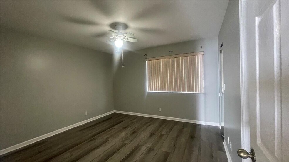 Building Photo - 1432 SW 47th Ave