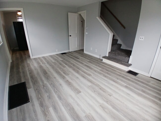Building Photo - Milpine Garden Townhomes