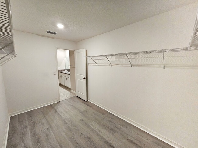 Building Photo - 10520 Strawberry Tetra Dr