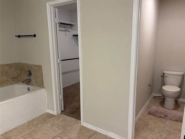 Building Photo - 24307 Hampton Terrace Ln