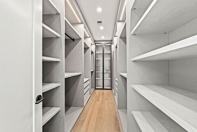 Building Photo - 93 Sevland Rd