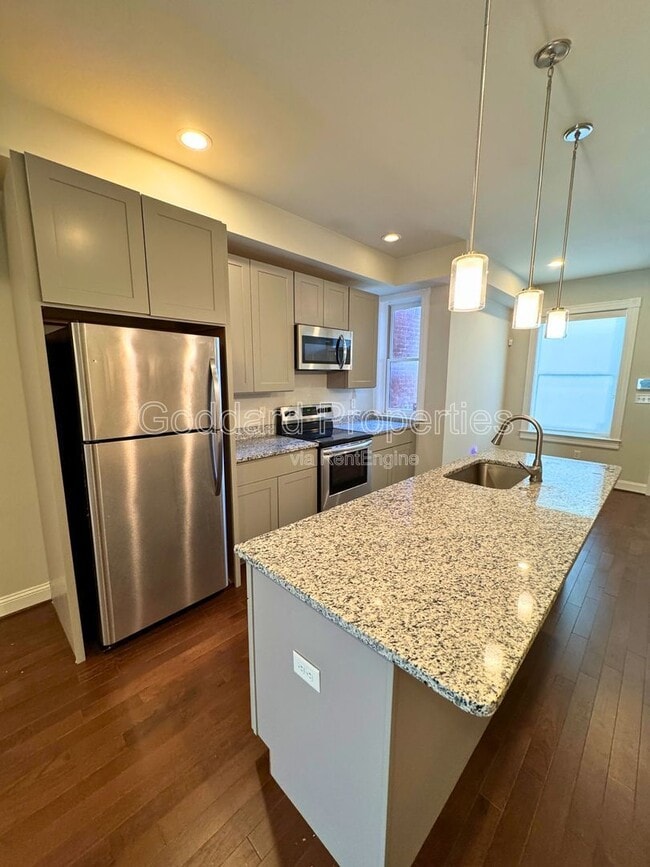 Building Photo - 842 N Patterson Park Ave