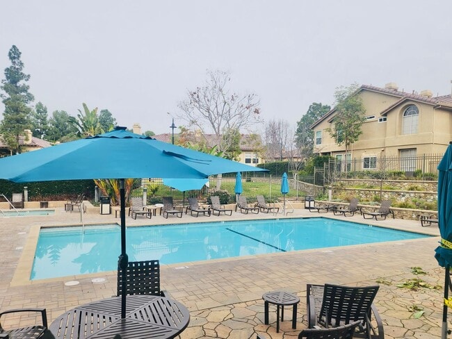 Building Photo - 105 Night Heron Ln