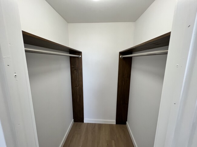 Building Photo - 3022 Forest Ln