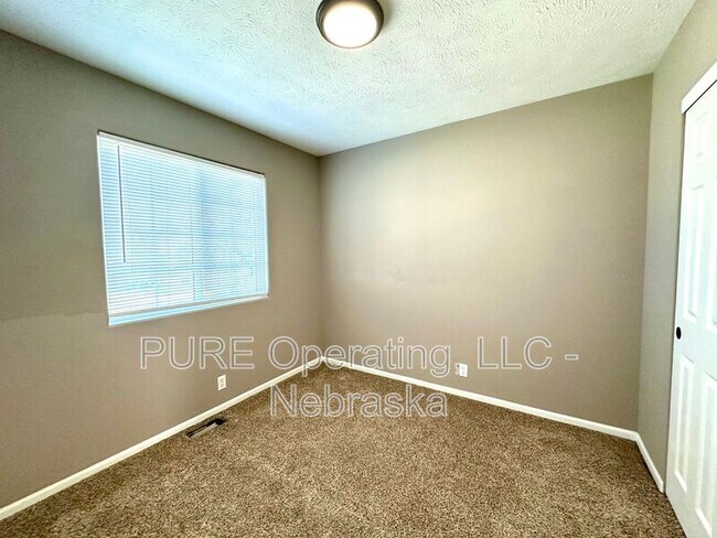 Building Photo - 1009 Bison Cir