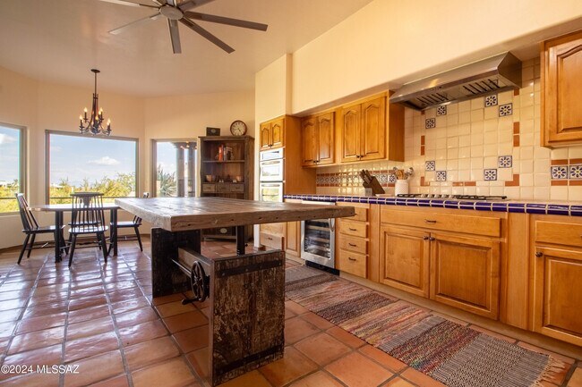 Building Photo - 6269 N Paseo Valdear