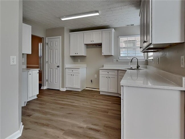 Building Photo - 364 Nunnally Dr