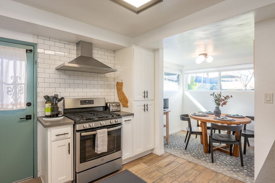 Large Pantry - 4746 W 159th St