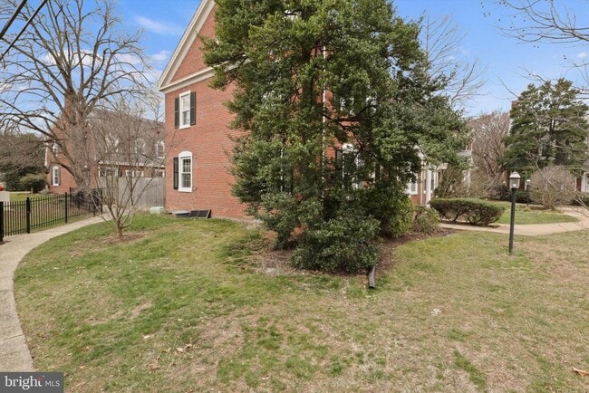 Building Photo - 3263 S Stafford St