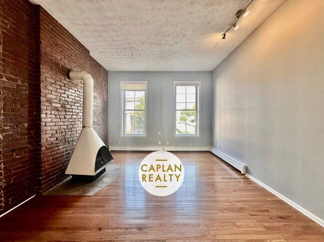 Building Photo - 46 Warren St