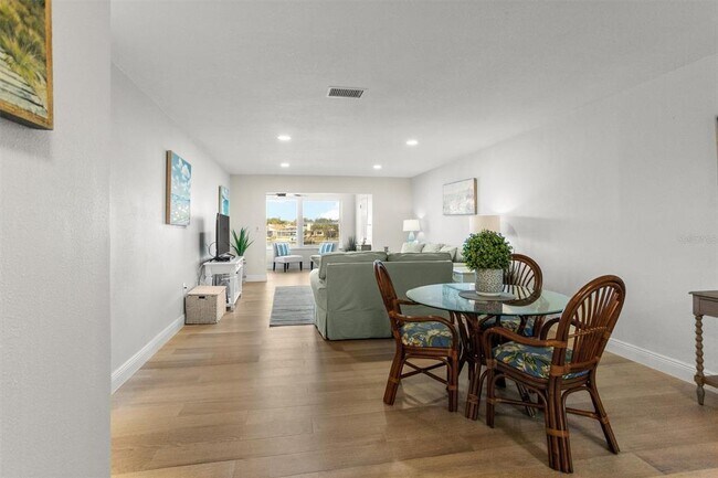 Building Photo - 5955 30th Ave S