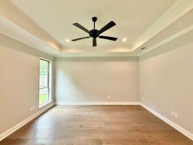 Building Photo - Beautiful and Spacious 3-Bedroom, 2-Bath R...