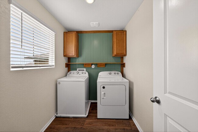 Building Photo - Energy-Efficient Applewood Home Near Lackland AFB - Realtor Commission: $500