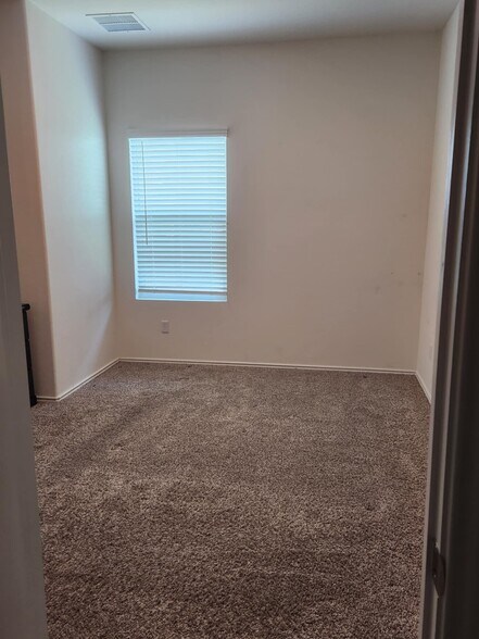 Main bedroom without furniture. - 13306 Mussel Run