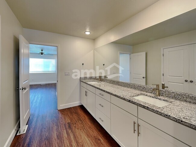 Building Photo - 1329 White St