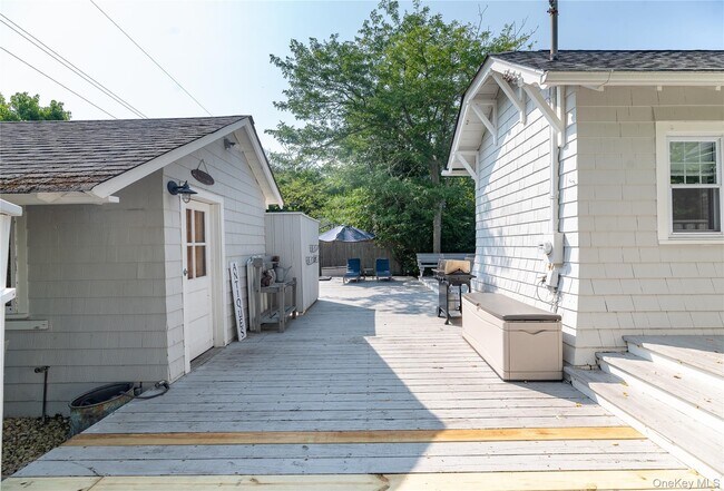 Building Photo - 22 Crescent Ave