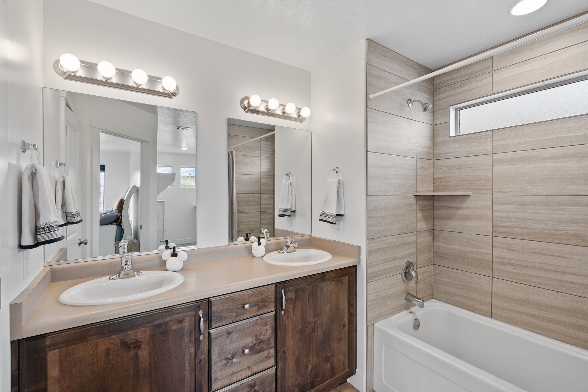 Building Photo - 5862 S Challenger Way