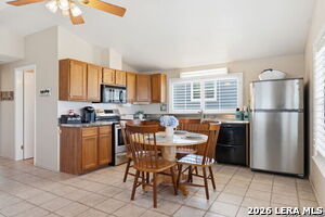 Building Photo - 2681 Lakeview Dr