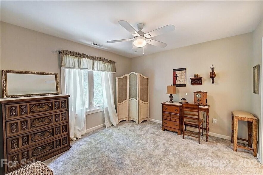 Building Photo - 2427 Mt Isle Harbor Dr