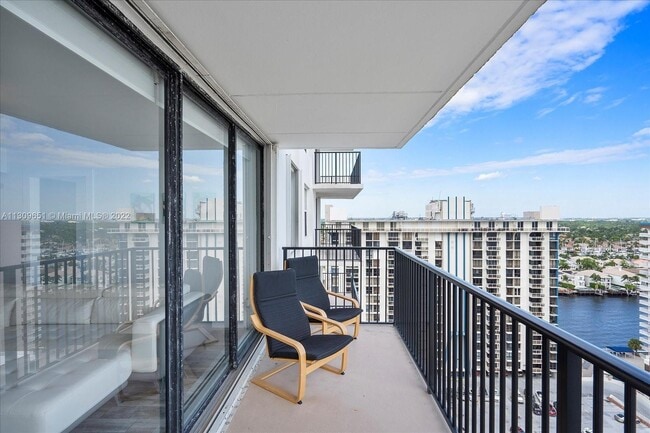 Building Photo - 2101 S Ocean Dr