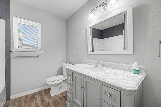 Building Photo - 1404 W Pine St