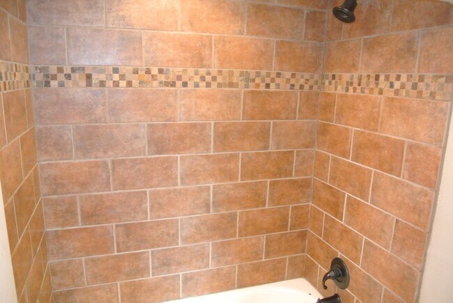 Building Photo - Online for roommate application only