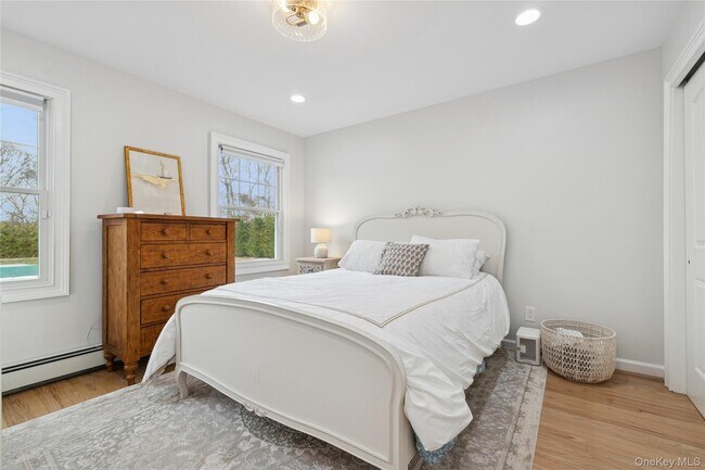 Building Photo - 4 Chestnut Ln