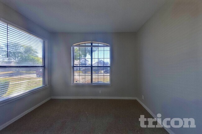 Building Photo - 1121 Cypress Ln