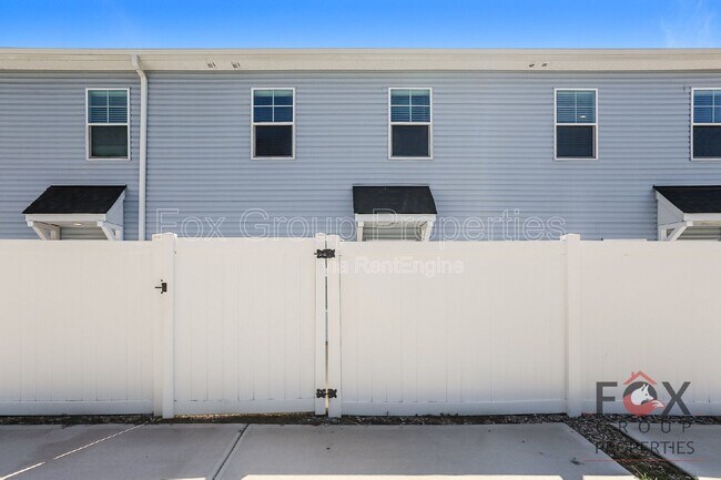 Building Photo - 104 Dogwood Vlg Trl