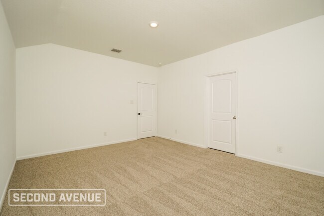 Building Photo - 3027 Jackson Smt