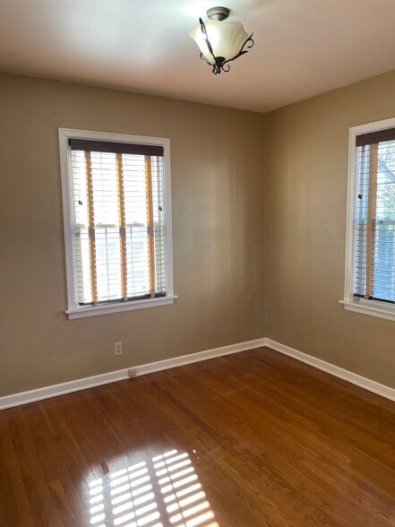 Bedroom #2 - 941 Broadmoor Dr