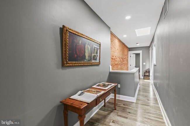 Building Photo - 1934 E Lafayette Ave