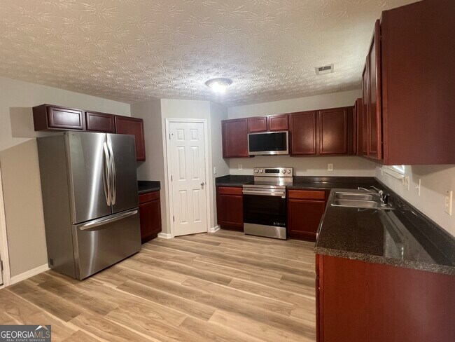 Building Photo - 360 Cobblestone Ct