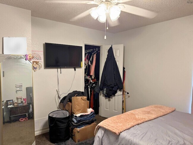 Building Photo - 5426 Ricci St