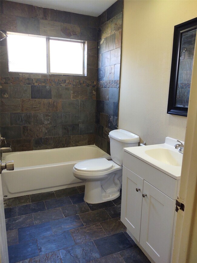 Building Photo - 2515 Heritage Colony Dr
