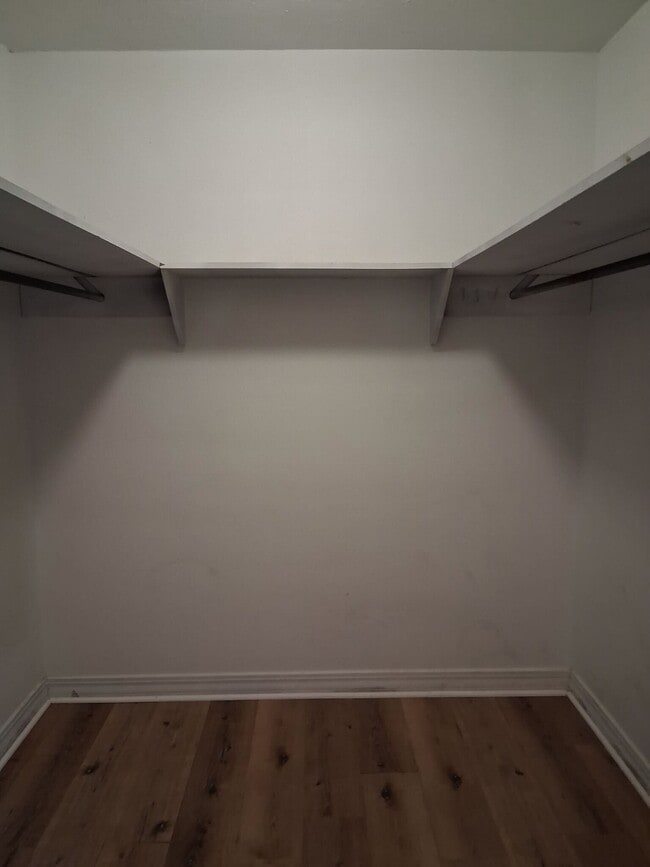 Building Photo - 1215 Tara Rd