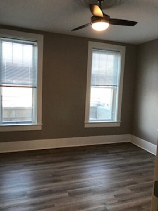 Building Photo - 985 White St