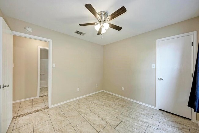 Building Photo - 311 Indian Meadow Dr