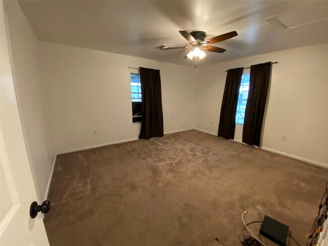 Building Photo - 20696 Trinity Way