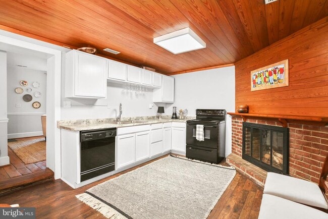 Building Photo - 316 Frederick St