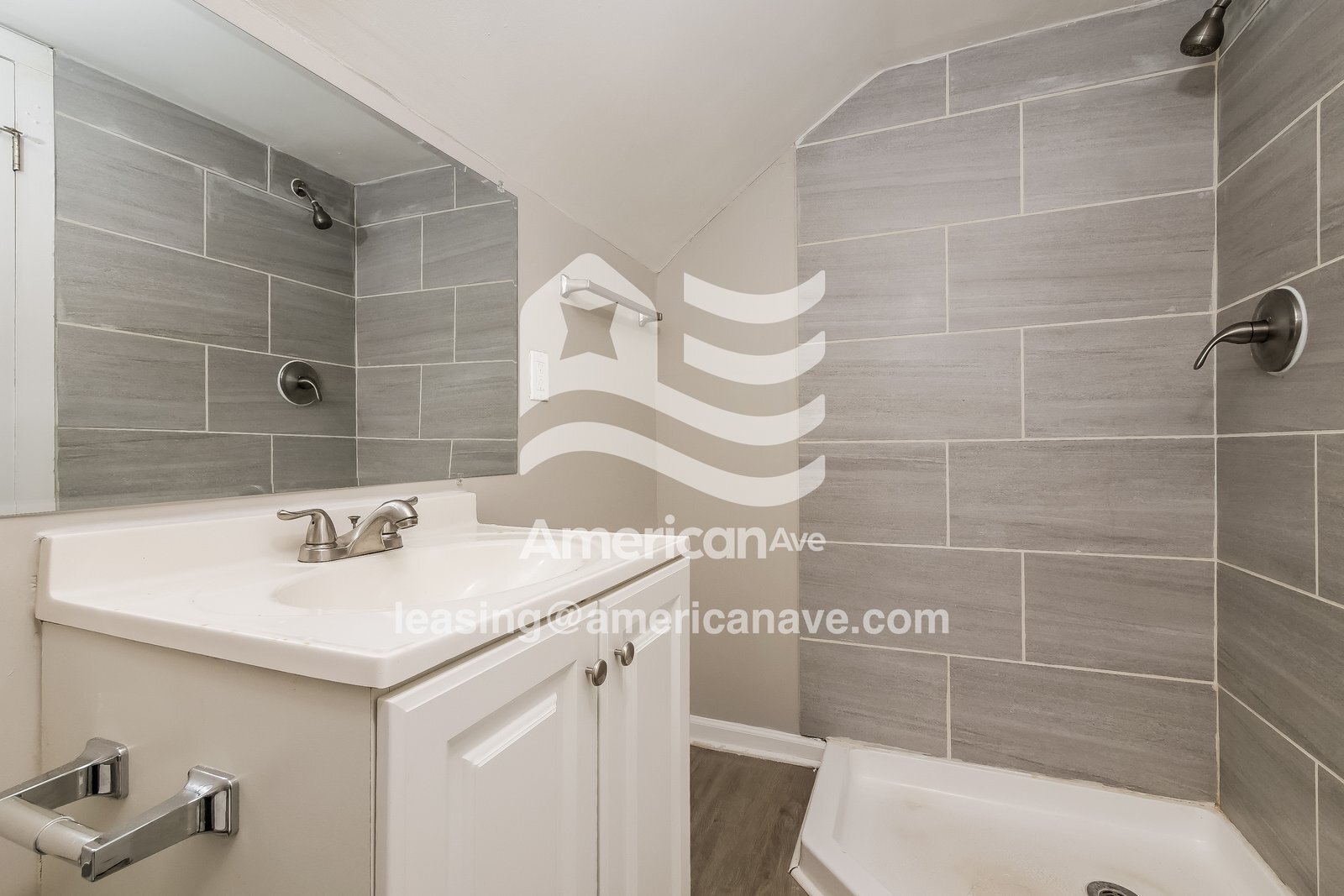 Building Photo - 901 S Leslie Ave