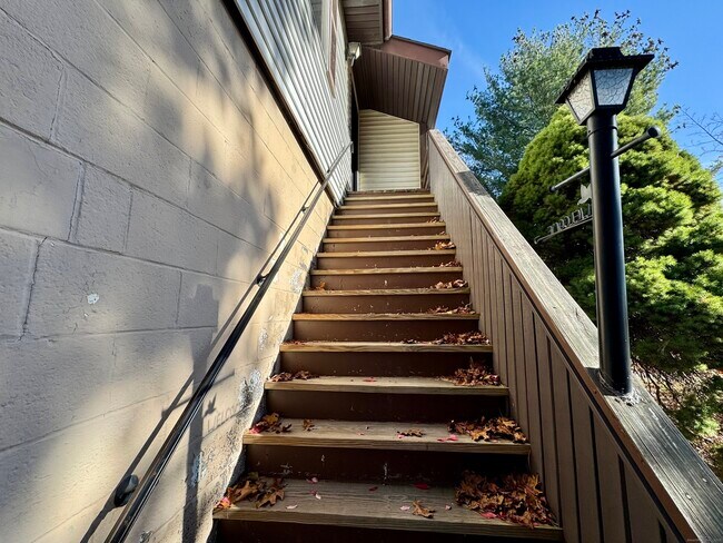 Building Photo - 31 William St