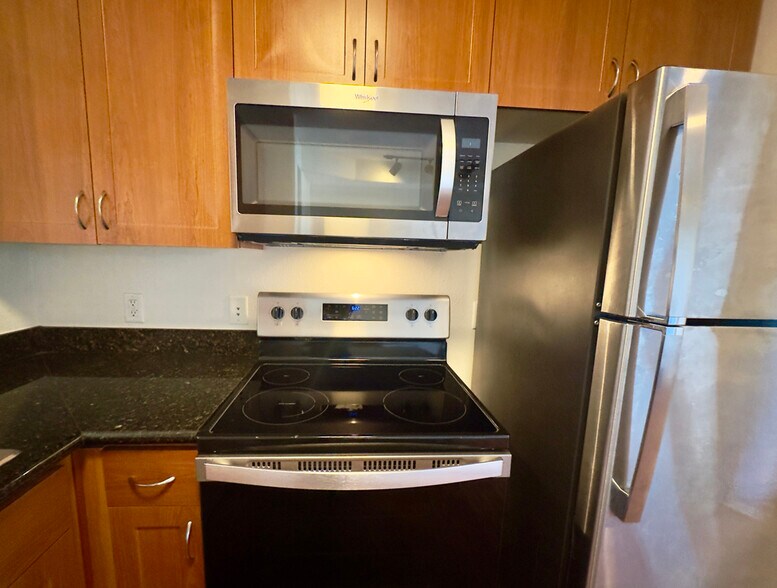 Building Photo - 1121 40th St