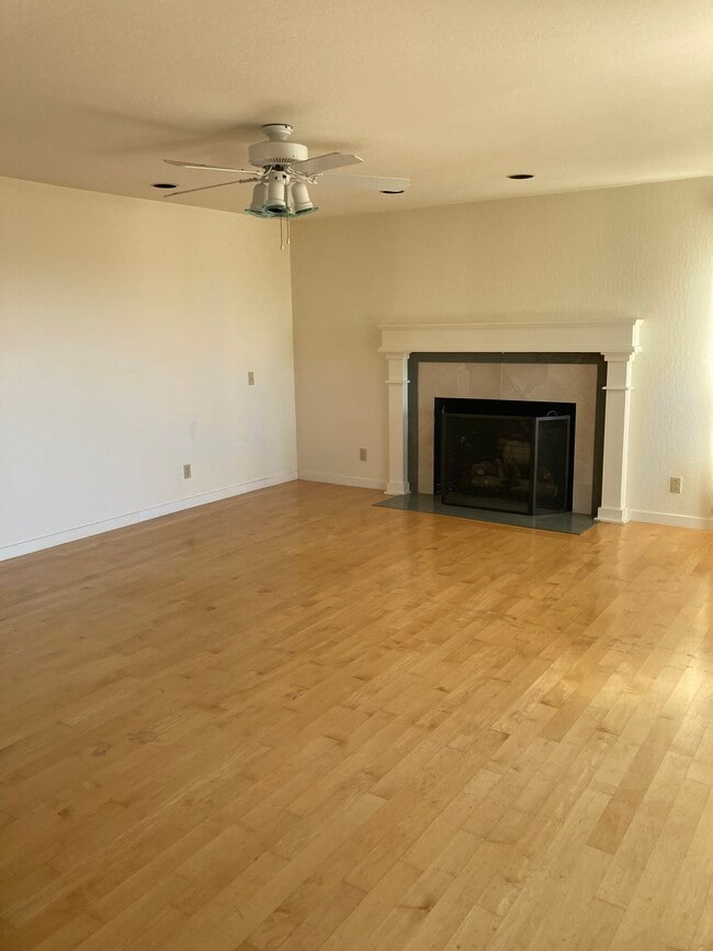 Building Photo - 1377 Ardmore Dr